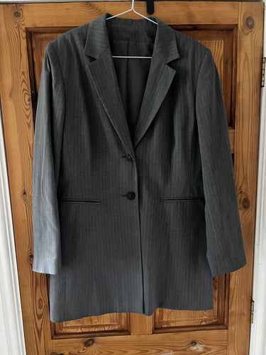 Dorothy Perkins Grey blazer (size 12/14)