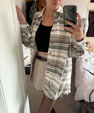 Load image into Gallery viewer, Flannel shirt