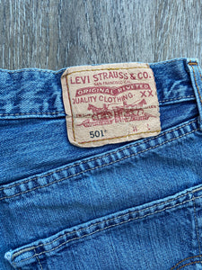 Levi’s cut off shorts