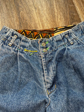 Load image into Gallery viewer, Dad jeans (size 12)