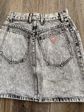 Load image into Gallery viewer, Acid wash GUESS skirt (W24)