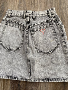 Acid wash GUESS skirt (W24)