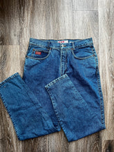 Load image into Gallery viewer, Mash jeans (W34)