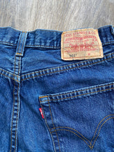 Load image into Gallery viewer, Levi’s 501  (W30)