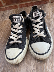 Low black converse