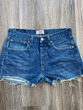 Load image into Gallery viewer, Levi’s 501 shorts