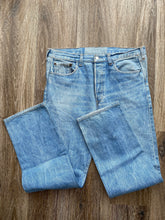 Load image into Gallery viewer, Levi’s jeans (W35 L31)