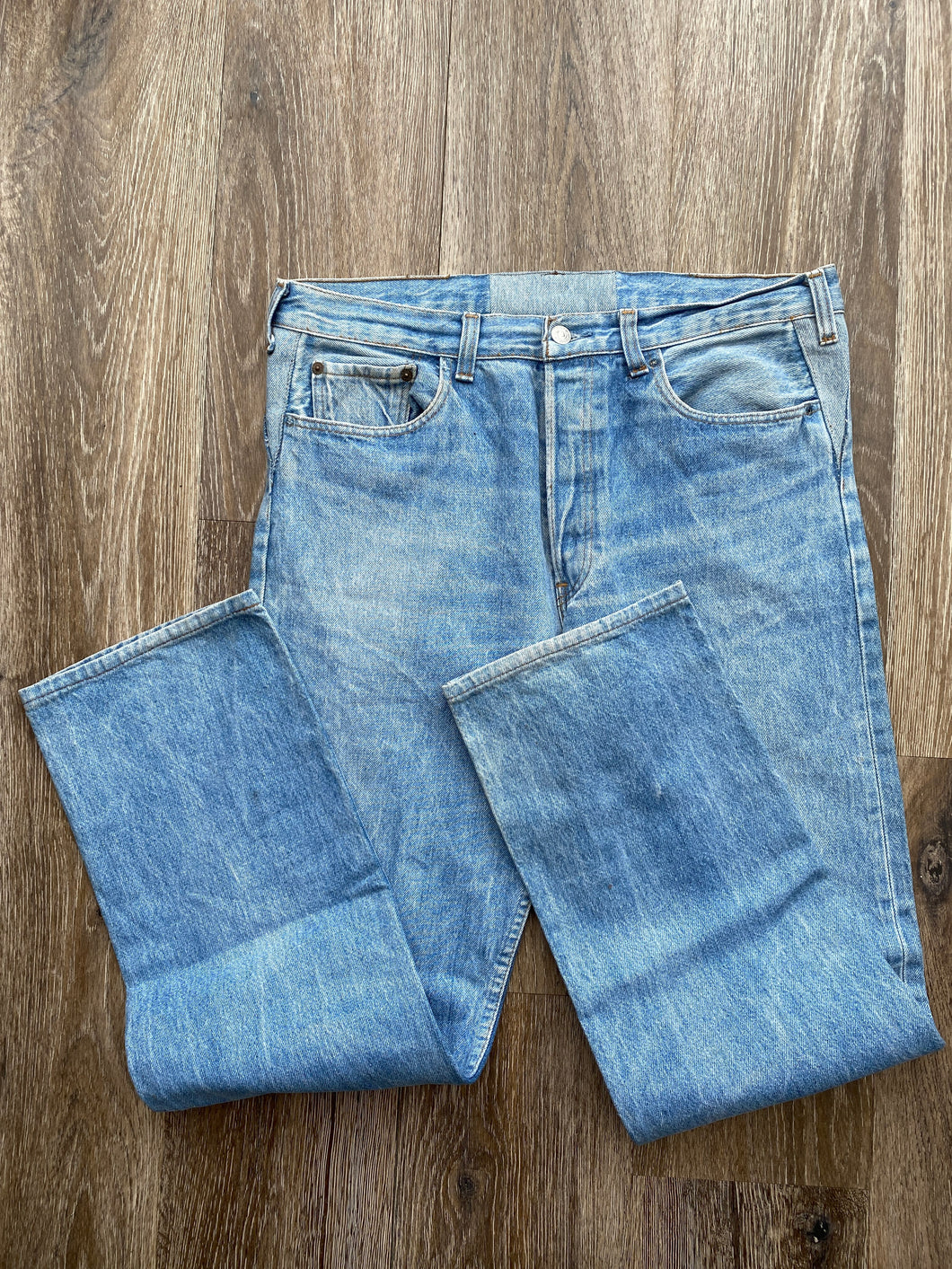 Levi’s jeans (W35 L31)