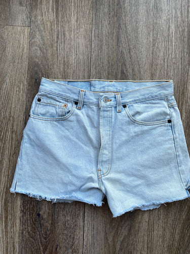 Cut off Levi’s 501