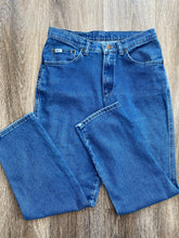 Load image into Gallery viewer, Lee mom jeans (size 10)