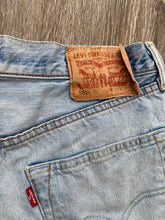 Load image into Gallery viewer, Levi’s 501 (W30)