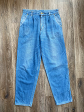 Load image into Gallery viewer, 90s mom jeans (size 14)