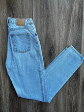 Load image into Gallery viewer, 90s vintage jeans (size 8 L31)