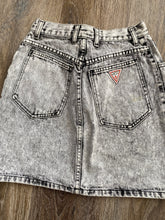 Load image into Gallery viewer, Acid wash GUESS skirt (W24)