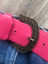 Load image into Gallery viewer, Vintage Mondi Pink/gold leather belt (10-14)