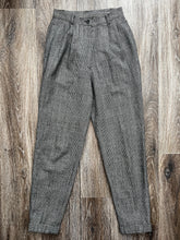 Load image into Gallery viewer, Houndstooth wool pants (size 6)