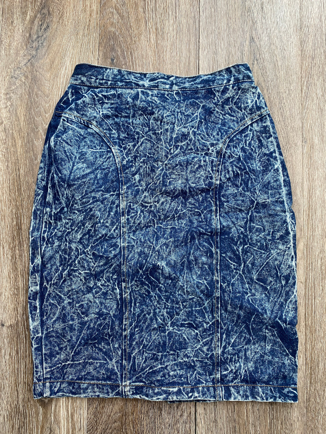 Denim skirt (size 8)