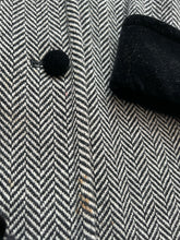 Load image into Gallery viewer, Houndstooth jacket (size 10)