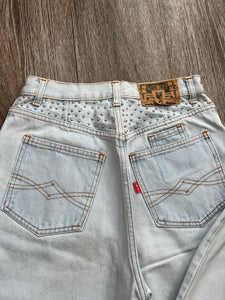 Light mom jeans (U.K. size 8)