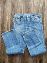 Load image into Gallery viewer, Levi’s jeans (W35 L31)