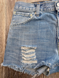 Distressed Levi’s shorts (W31)