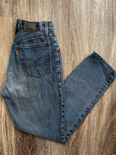 Load image into Gallery viewer, Levi’s 881 jeans (size 8)